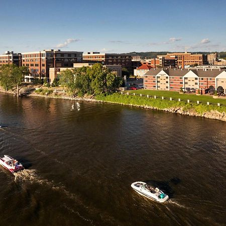 Courtyard La Crosse Downtown/Mississippi Riverfront Buitenkant foto