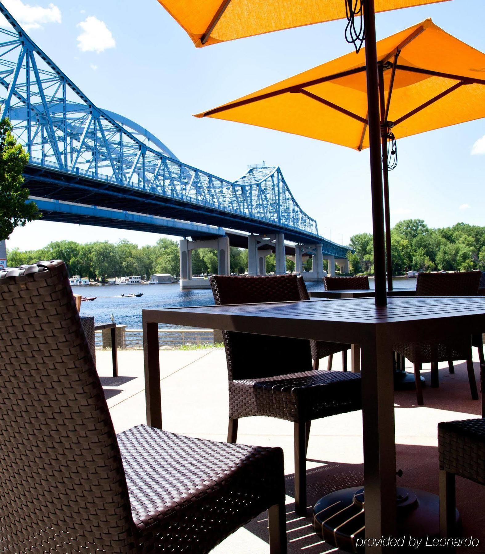 Courtyard La Crosse Downtown/Mississippi Riverfront Buitenkant foto